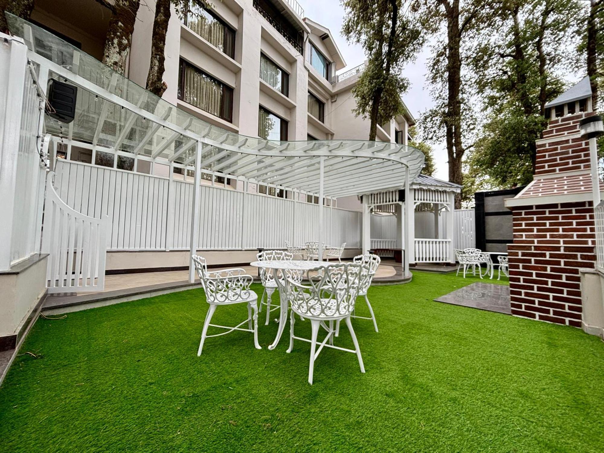Indraprastha Resort Dalhousie Buitenkant foto